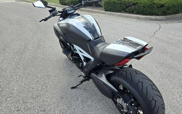 2015 Ducati Diavel Carbon