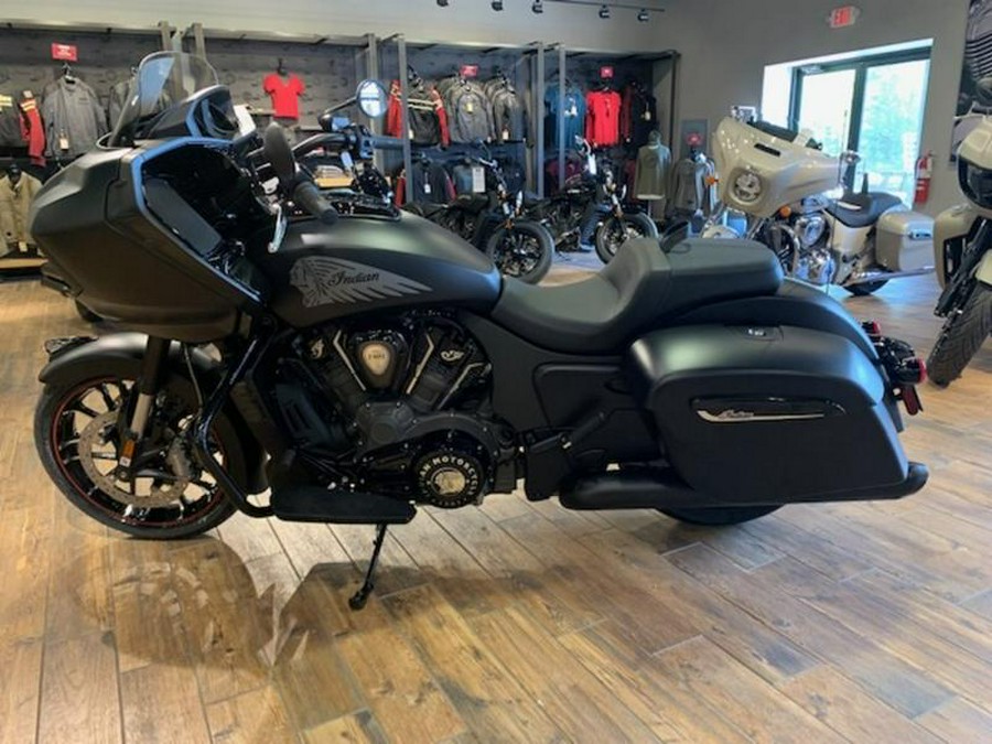 2023 Indian Motorcycle® Challenger® Dark Horse® Black Smoke