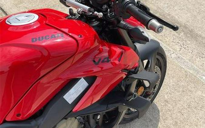 2023 Ducati Streetfighter V4 Ducati Red