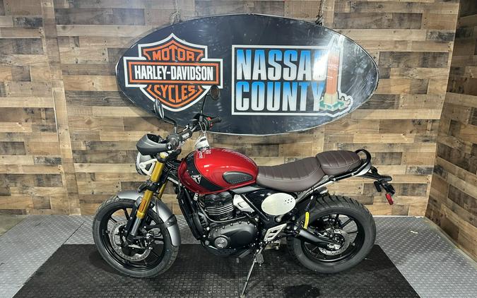 2024 Scrambler 400X Carnival Red & Phantom Black