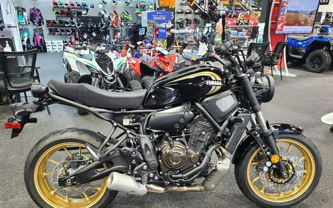 2022 Yamaha XSR700 Review [A Dozen Retro Fast Facts]