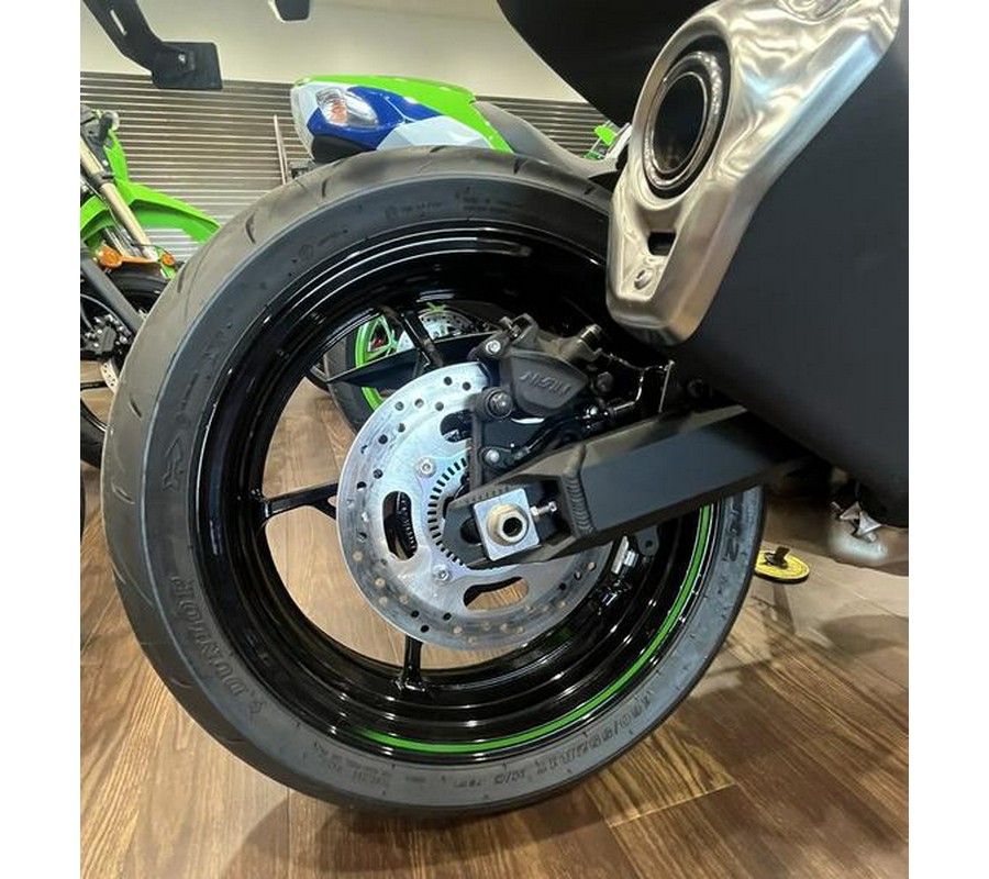 2024 Kawasaki Z900 SE ABS