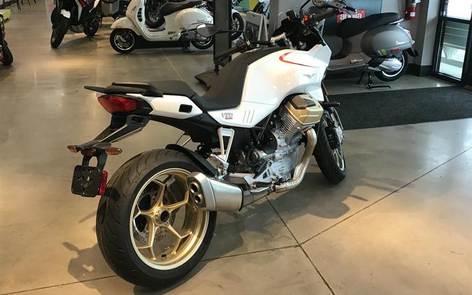 2023 Moto Guzzi V100 Mandello