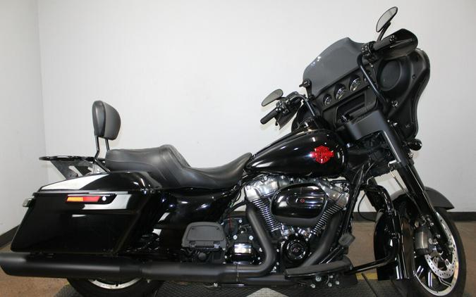 Harley-Davidson® Electra Glide® Standard 2019 FLHT 675141B BLACK