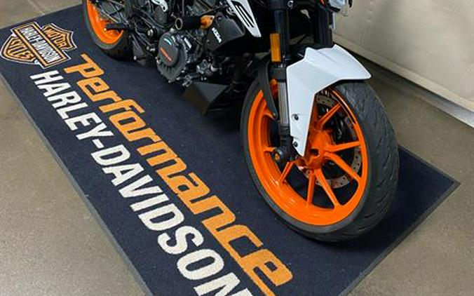 2022 KTM 200 Duke