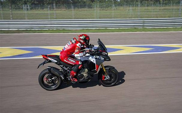 2026 Ducati Multistrada V4 RS