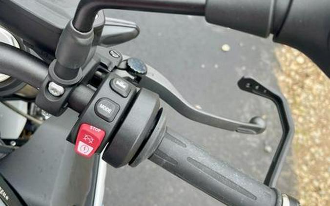 2023 BMW S 1000 R Light White / M Motorsport