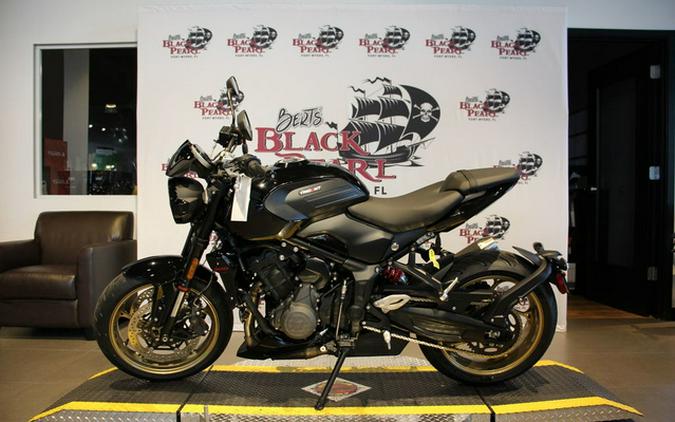 2026 Triumph Trident 800 Jet Black