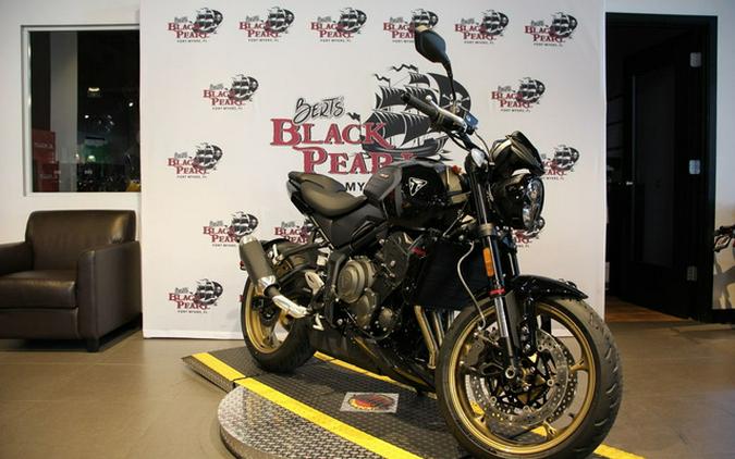 2026 Triumph Trident 800 Jet Black