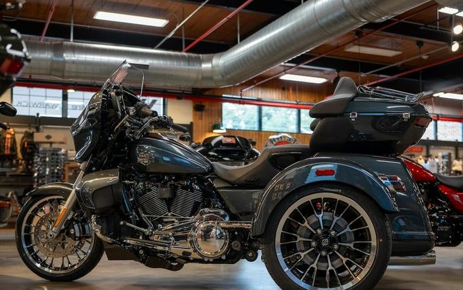 Harley-Davidson® Street Glide 3 Limited 2026 FLHLT 34686882 IRON HORSE MTLC W/ PINSTRIP