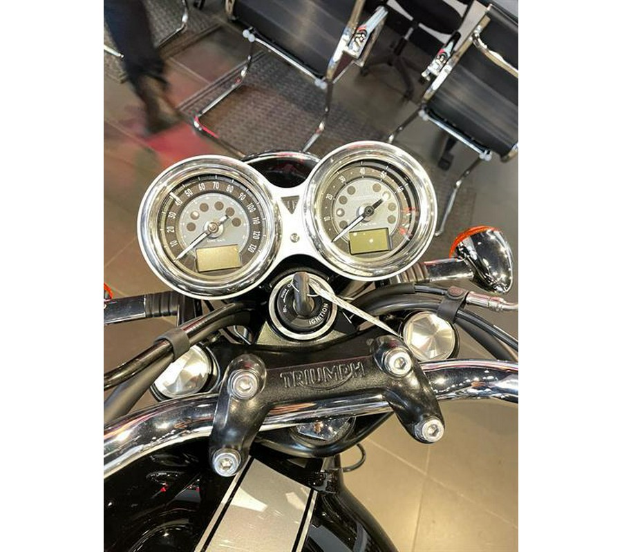 2025 Triumph Bonneville T120