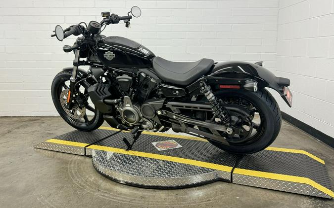 2024 Harley-Davidson Nightster™ VIVID BLACK