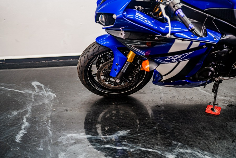 2014 Yamaha Motor Corp., USA YZF-R1