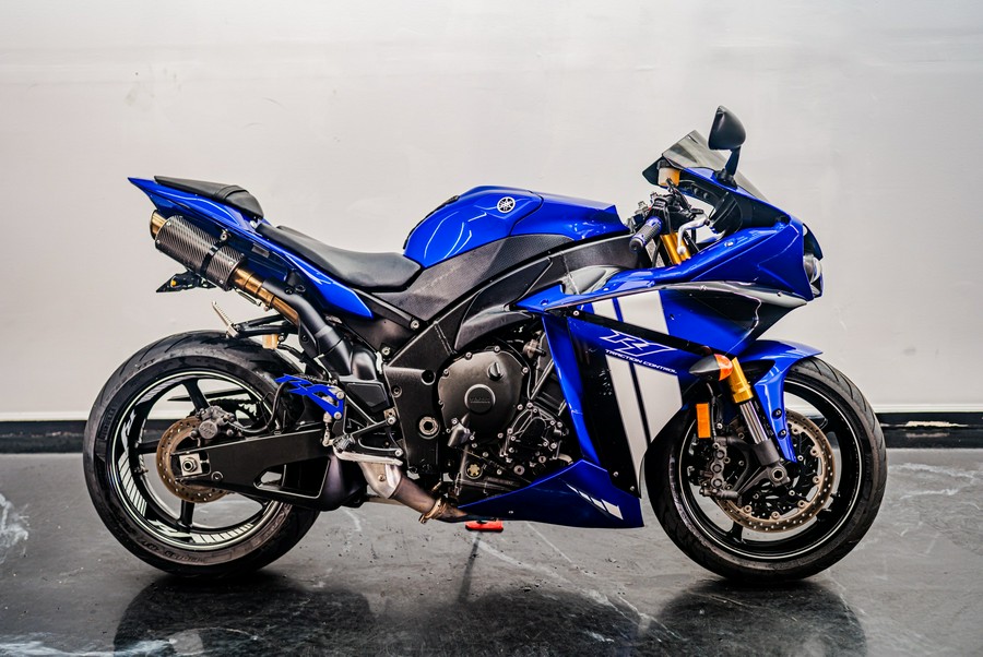 2014 Yamaha Motor Corp., USA YZF-R1