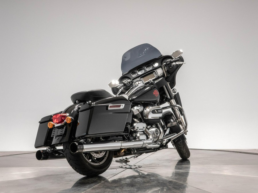 2019 HARLEY-DAVIDSON FLHT ELECTRA GLIDE STANDARD in Vivid Black with 7,383 miles!