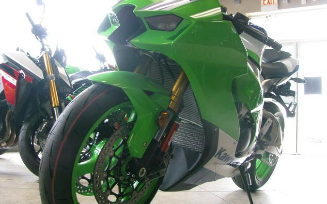 2024 Kawasaki Ninja® ZX™-10R 40th Anniversary Edition ABS