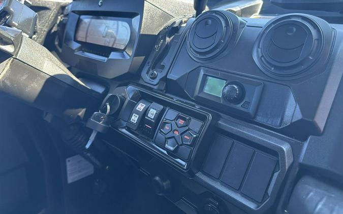 2022 Can-Am Defender Limited HD10