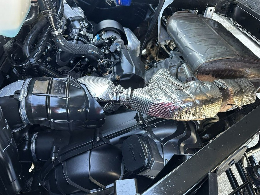 2022 Can-Am Defender Limited HD10