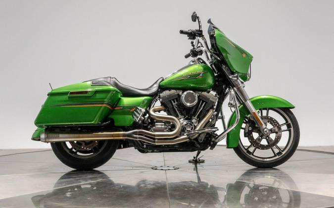 2015 HARLEY-DAVIDSON FLHX STREET GLIDE in Radioactive Green