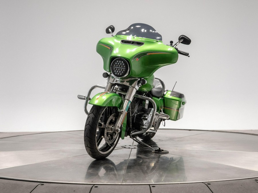 2015 HARLEY-DAVIDSON FLHX STREET GLIDE in Radioactive Green