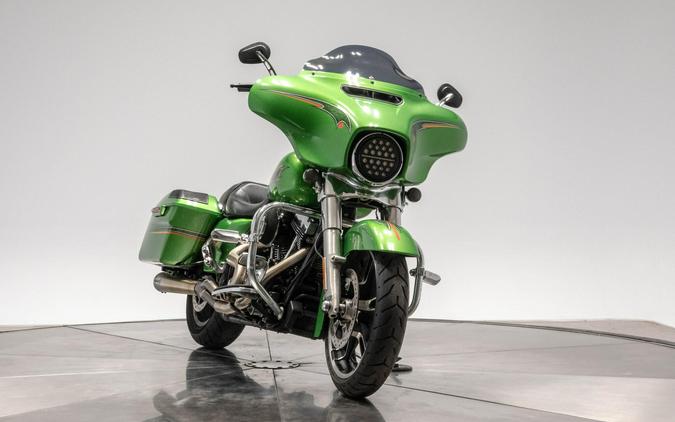 2015 HARLEY-DAVIDSON FLHX STREET GLIDE in Radioactive Green