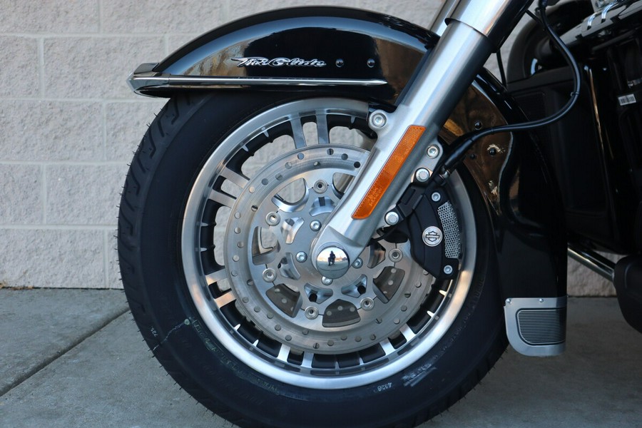 2024 Harley-Davidson Tri Glide Ultra FLHTCUTG