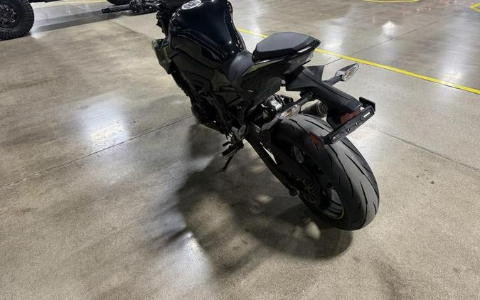 2024 Kawasaki Z900 ABS Candy Persimmon Red/Ebony