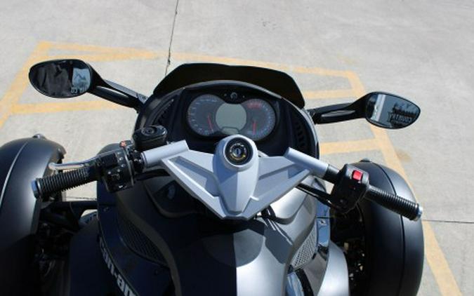 2009 Can-Am Spyder™ GS Roadster with SM5 Transmission (manual)
