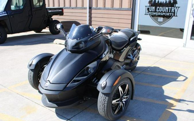 2009 Can-Am Spyder™ GS Roadster with SM5 Transmission (manual)