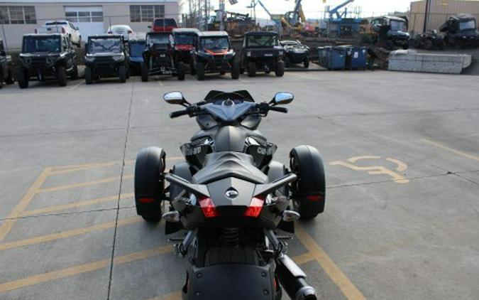 2009 Can-Am Spyder™ GS Roadster with SM5 Transmission (manual)