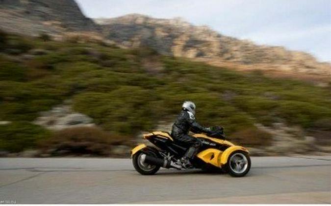 2009 Can-Am Spyder™ GS Roadster with SM5 Transmission (manual)