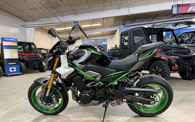 2025 Kawasaki Z900 SE ABS