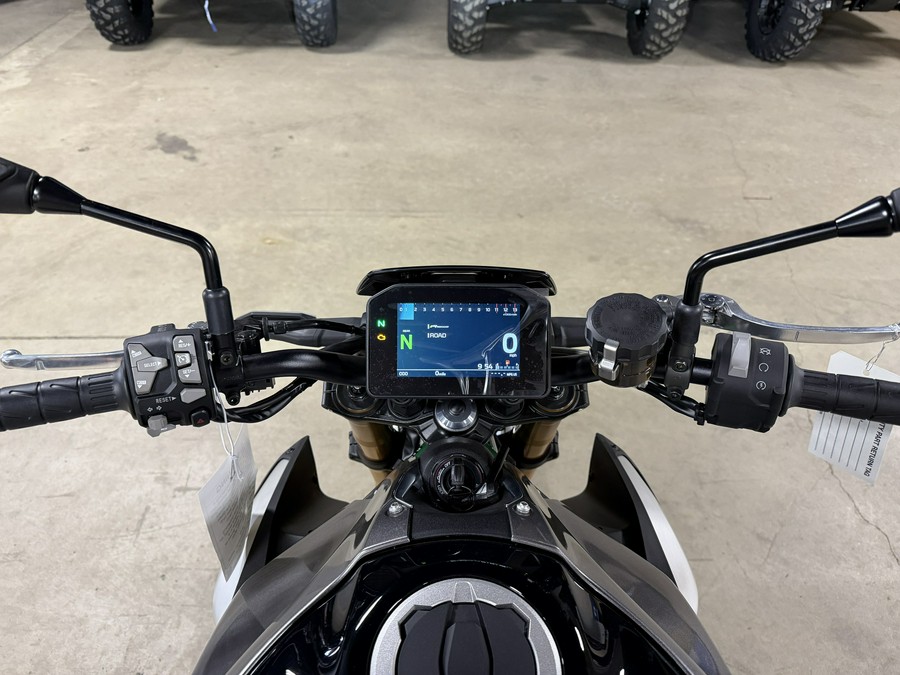 2025 Kawasaki Z900 SE ABS