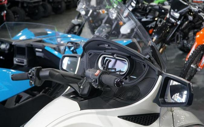 2018 Can-Am® Spyder® RT Limited Dark