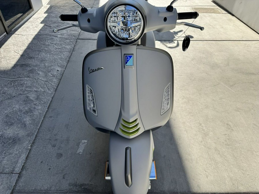 2024 Vespa GTS Super 300 Tech