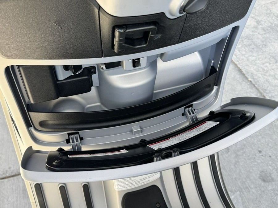 2024 Vespa GTS Super 300 Tech