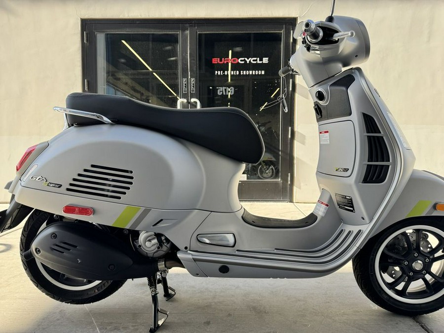 2024 Vespa GTS Super 300 Tech