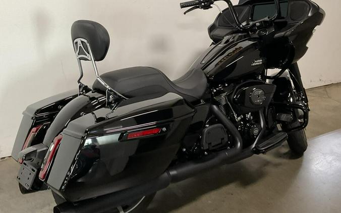 2024 Harley-Davidson® Road Glide® Vivid Black - Black Finish