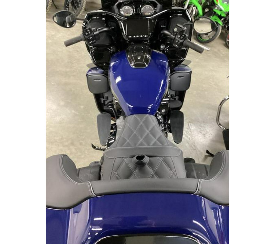 2024 Indian Motorcycle® Pursuit® Dark Horse® with PowerBand Audio Package Springfield Blue