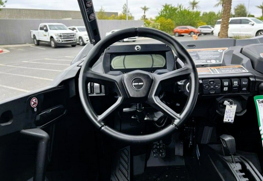 2025 Can-Am® Commander MAX XT 700