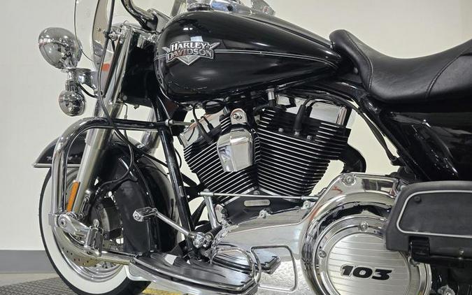 2011 Harley-Davidson® FLHRC103