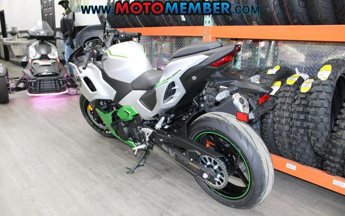 2024 Kawasaki Ninja® 7 Hybrid ABS