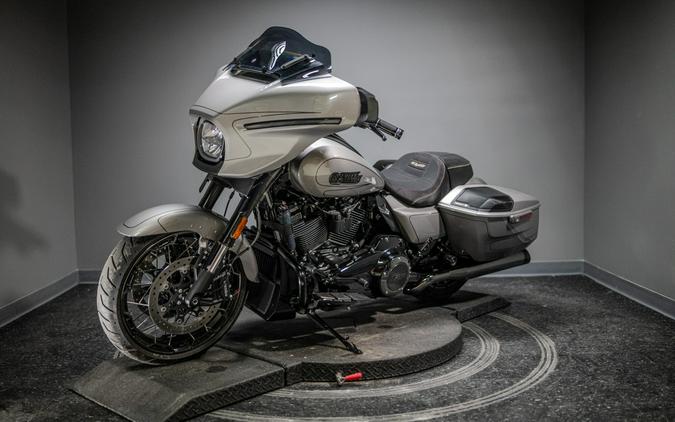 2023 CVO™ Street Glide® (FLHXSE)