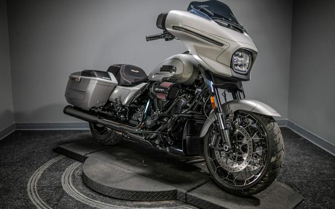 2023 CVO™ Street Glide® (FLHXSE)
