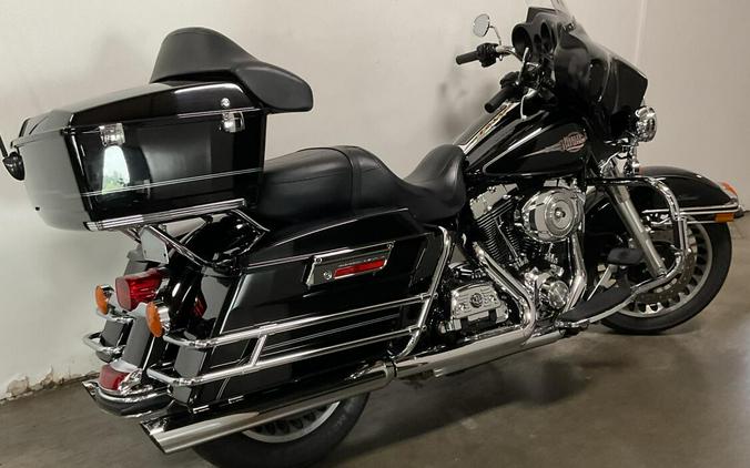 2010 Harley-Davidson® Electra Glide® Classic Black