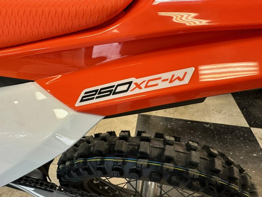 2024 KTM 250 XC-W