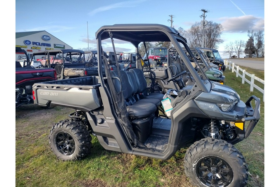 2024 Can-Am DEF XT HD10