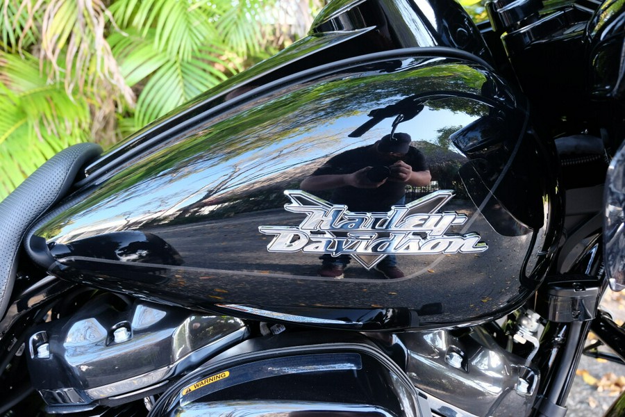 FLTRT 2024 Road Glide 3