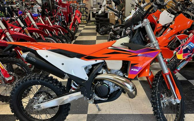 FIRST LOOK! KTM INTRODUCES 2024 KTM 300XC-W HARD-ENDURO MODEL