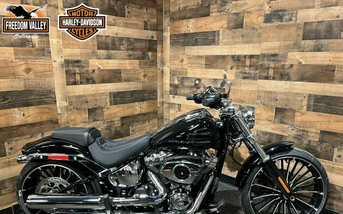 2026 Harley-Davidson® Breakout® Vivid Black - Chrome FXBR